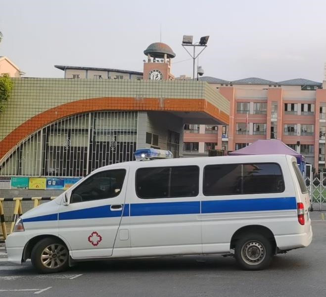 北碚救护车出租护送骨折病人一公里多少钱